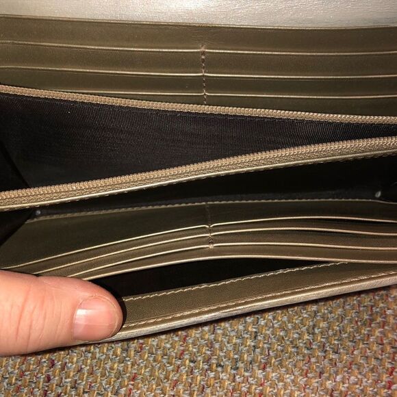 GUCCI Continental Silver and Gold Leather & Canvas Wallet with GG Clasp NWOT - Picture 12 of 17